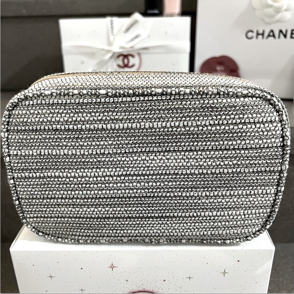 CHANEL 2022 Holiday Gift Set HYDRATION ON-HAND Essentials Set - Picture 6 of 11